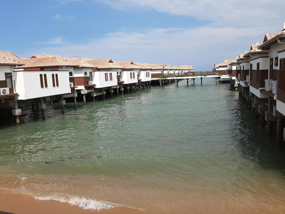 Wonderland Private Pool Villas At Port Dickson Extérieur photo