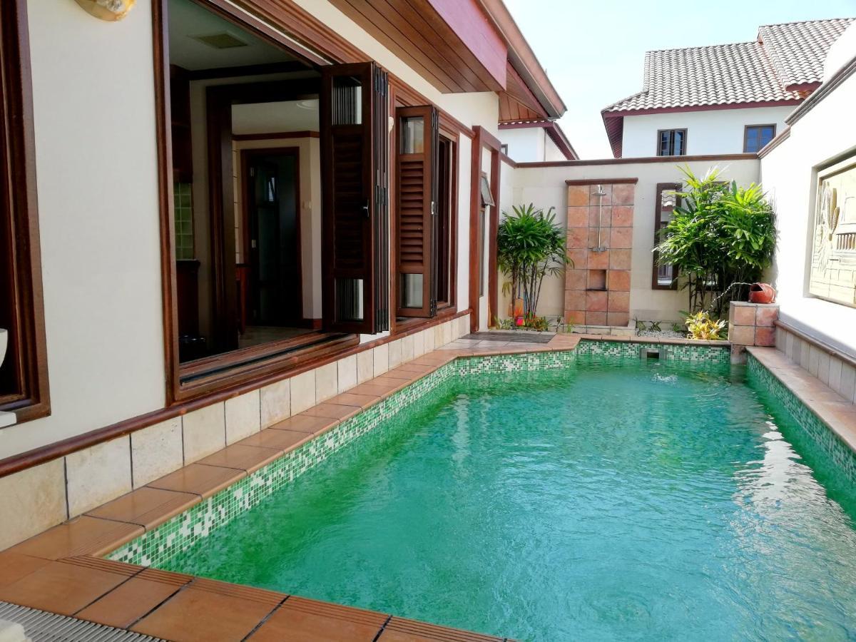 Wonderland Private Pool Villas At Port Dickson Extérieur photo