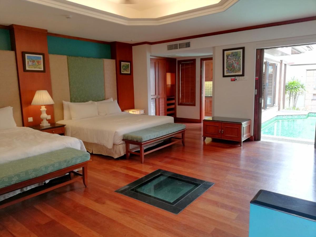Wonderland Private Pool Villas At Port Dickson Extérieur photo